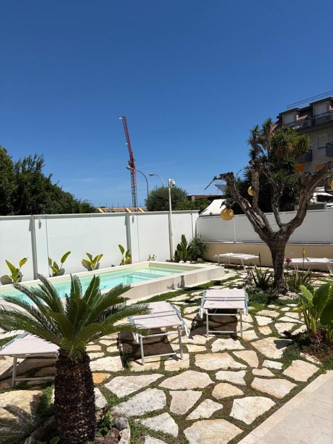 Piscina di Affittacamere mezzaluna o nelle vicinanze