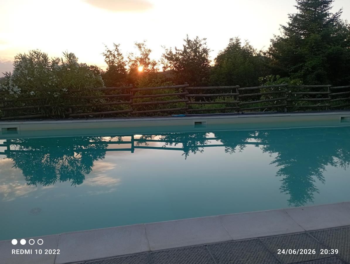 Piscina di Monte Paradiso Agriturismo o nelle vicinanze