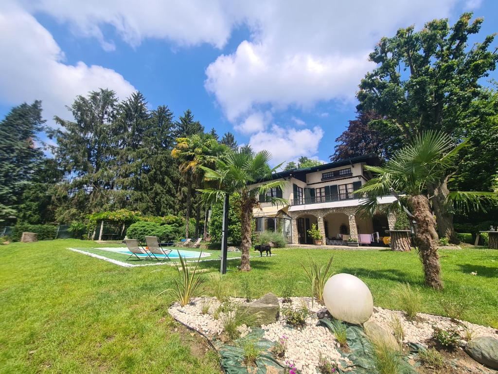 Villa Sofia luxury home between Como and MIlano
