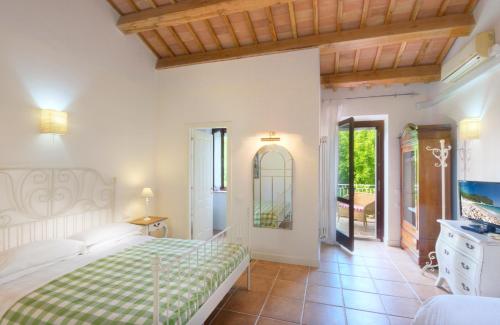 Borgo Rosso Country House B&B