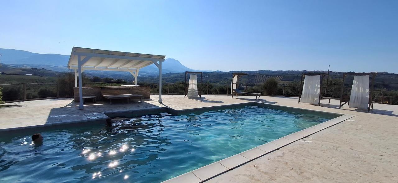 Piscina di agriturismo Piccolo Albero o nelle vicinanze