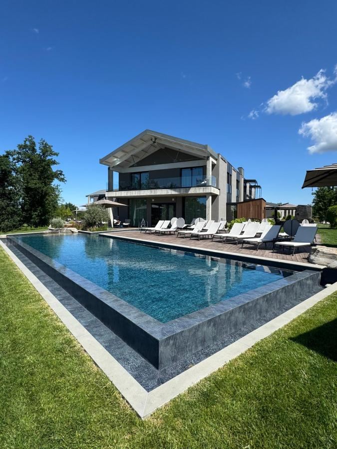 Piscina di Le Cattedrali Relais by Laqua Collection o nelle vicinanze