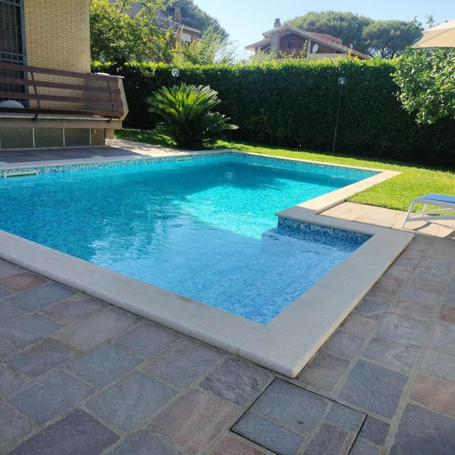Piscina di Momentoroma b&b o nelle vicinanze