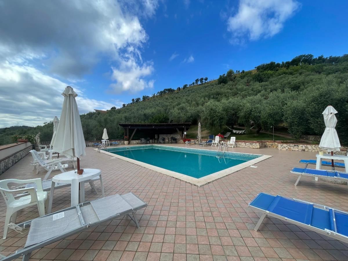 Piscina di Casale di Valle Fredda o nelle vicinanze
