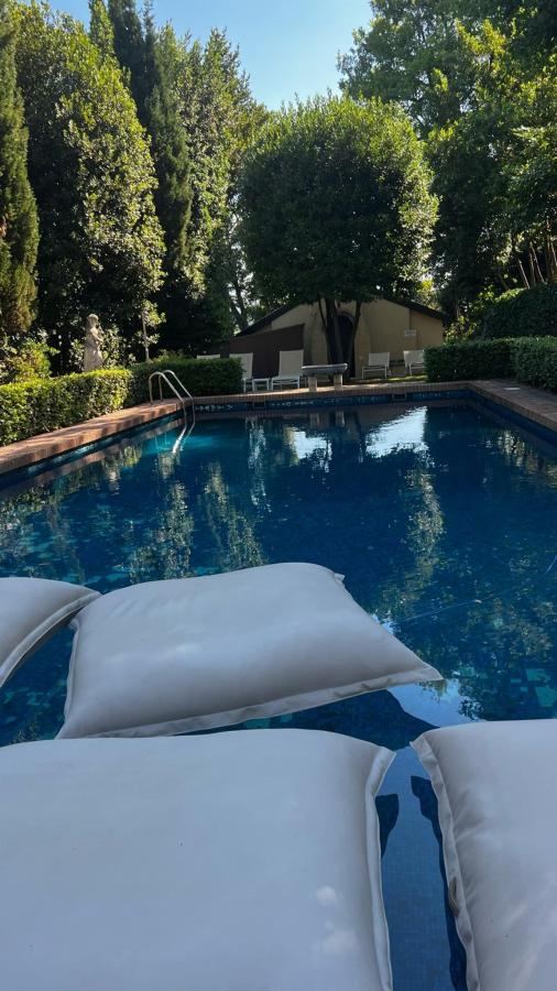 Piscina di La Loggia Historic Resort - Albergo Diffuso o nelle vicinanze