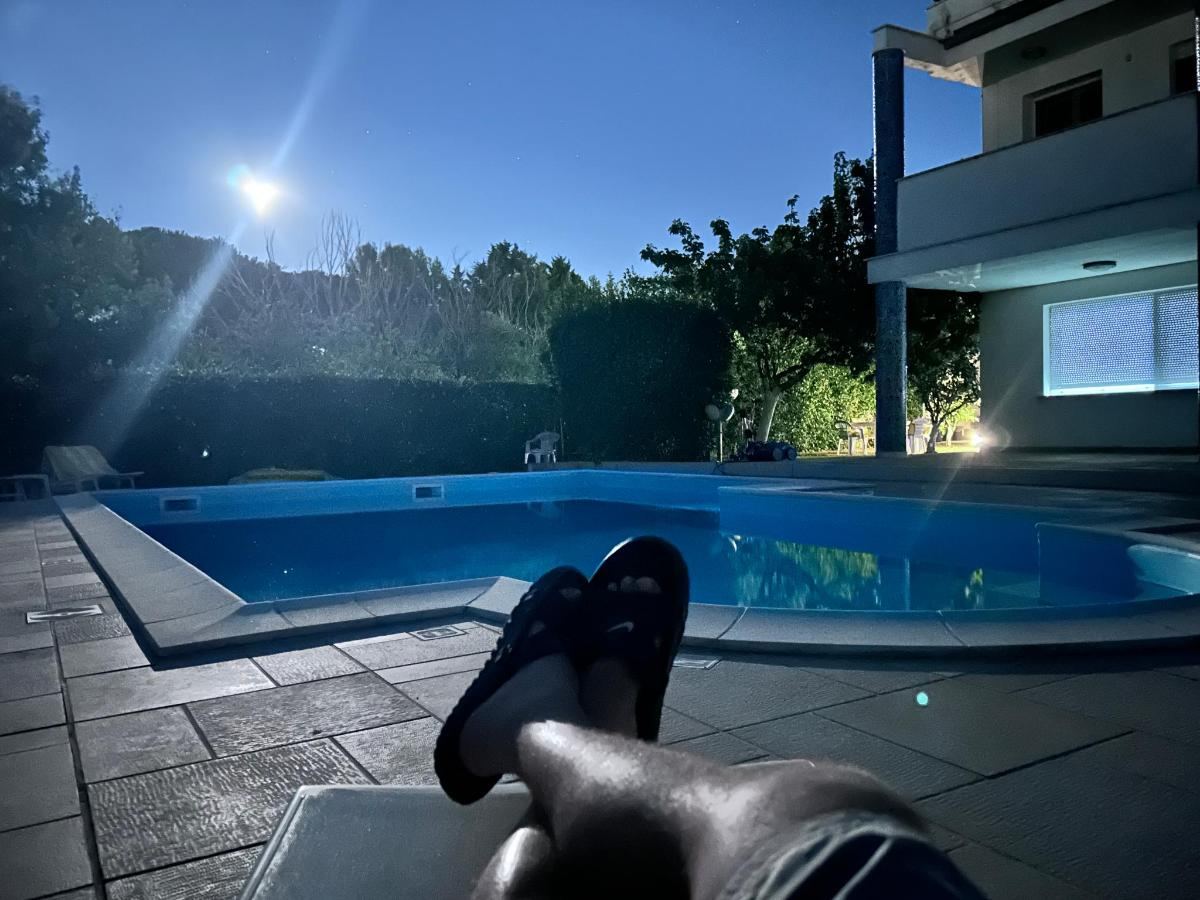 Piscina di just blue o nelle vicinanze