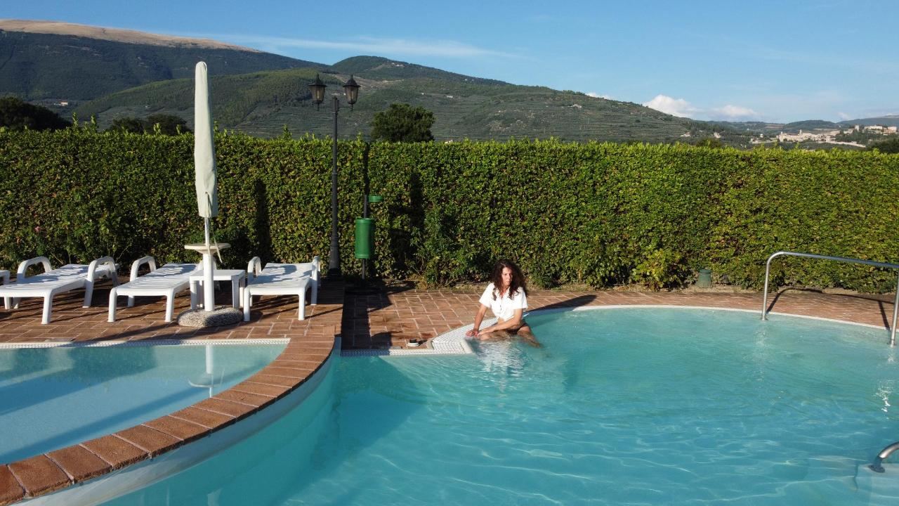 Piscina di Terre Del Cantico Country House o nelle vicinanze