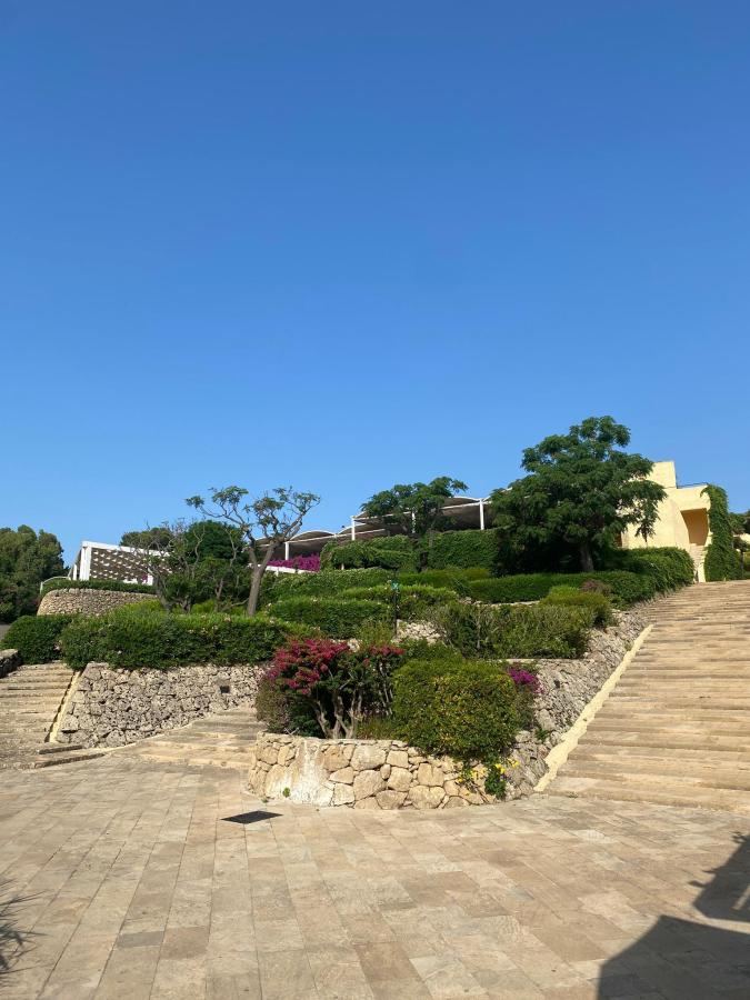 Giardino di Mangia's Brucoli, Sicily, Autograph Collection