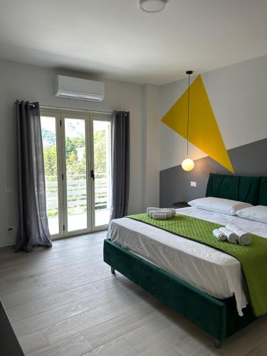 Lux Home & Garden