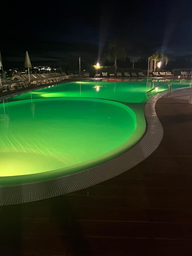 Piscina di LUZIA AGRIRESORT - Piscina Panoramica e vista Mare a Capo Vaticano o nelle vicinanze