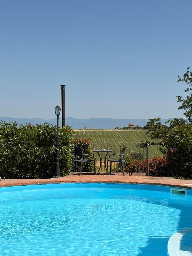 Piscina di Agriturismo Tenuta Badia o nelle vicinanze
