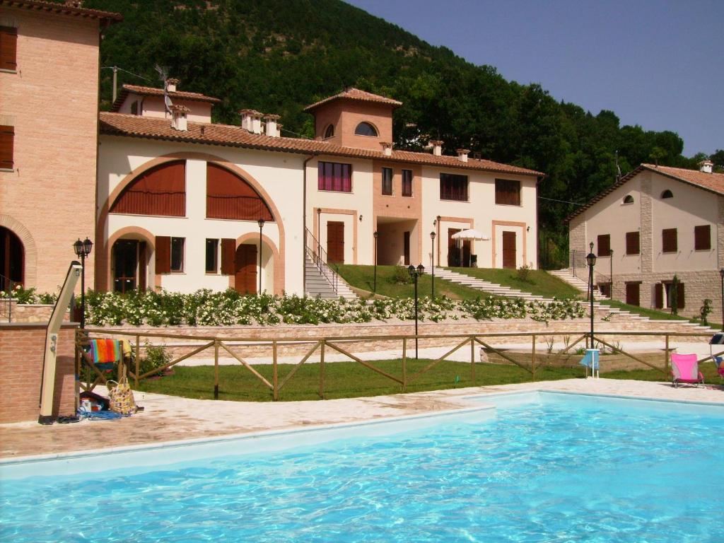 Residence con Piscina Vista Monte Nerone