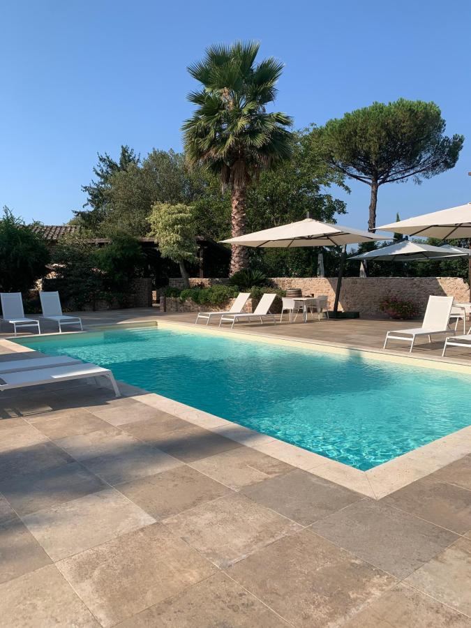 Piscina di Antico Borgo Molino 7cento vicino ai Giardini di Ninfa o nelle vicinanze