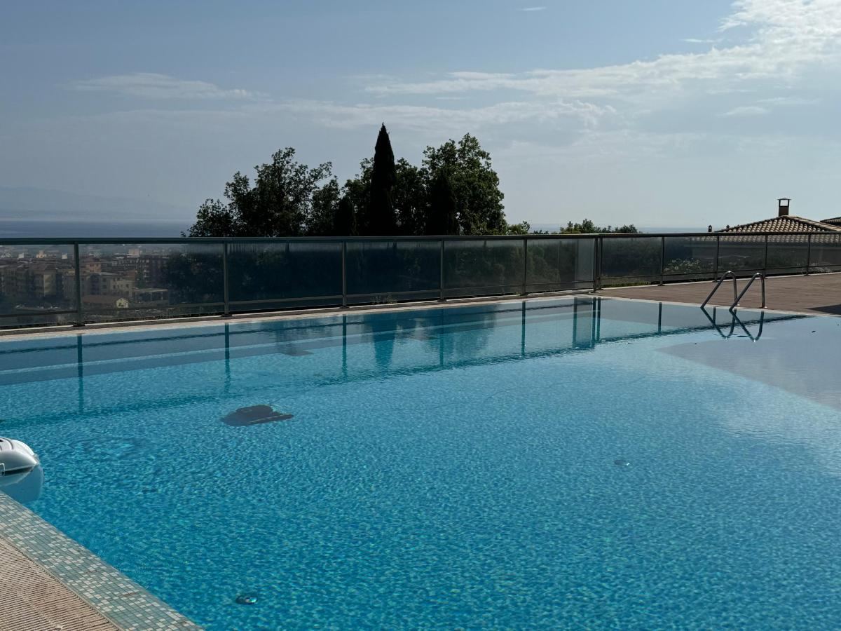 Piscina di Villa Ersilia o nelle vicinanze