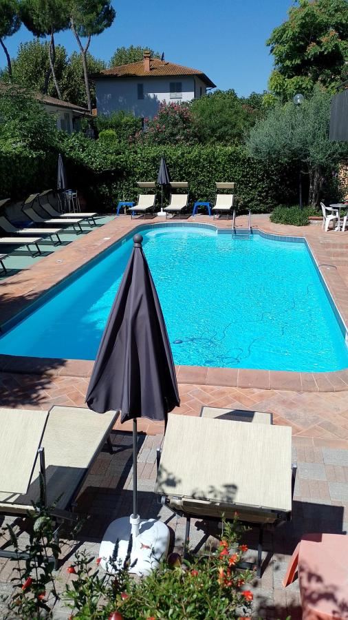 Piscina di Residence Castiglione o nelle vicinanze