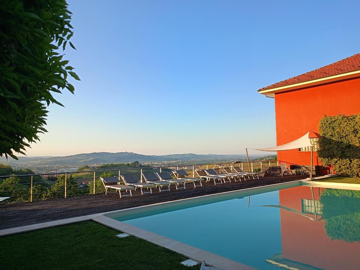Piscina di Agriturismo Paitin o nelle vicinanze