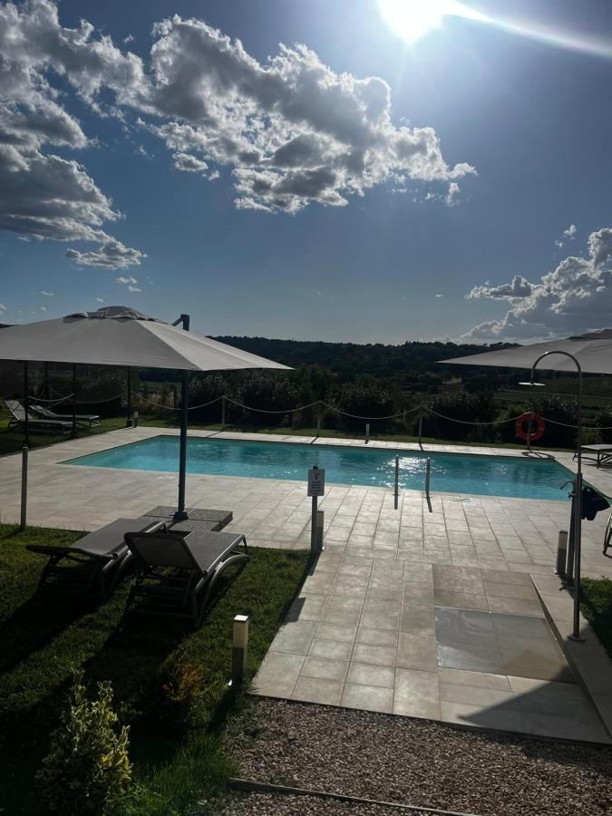 Piscina di Agriturismo con cucina Il Favaio o nelle vicinanze