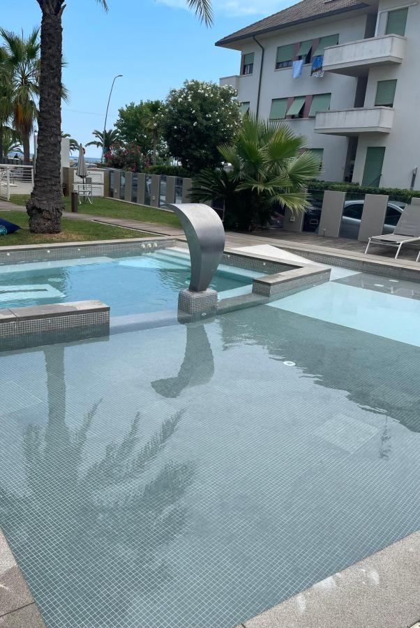 Piscina di Hotel Eden o nelle vicinanze