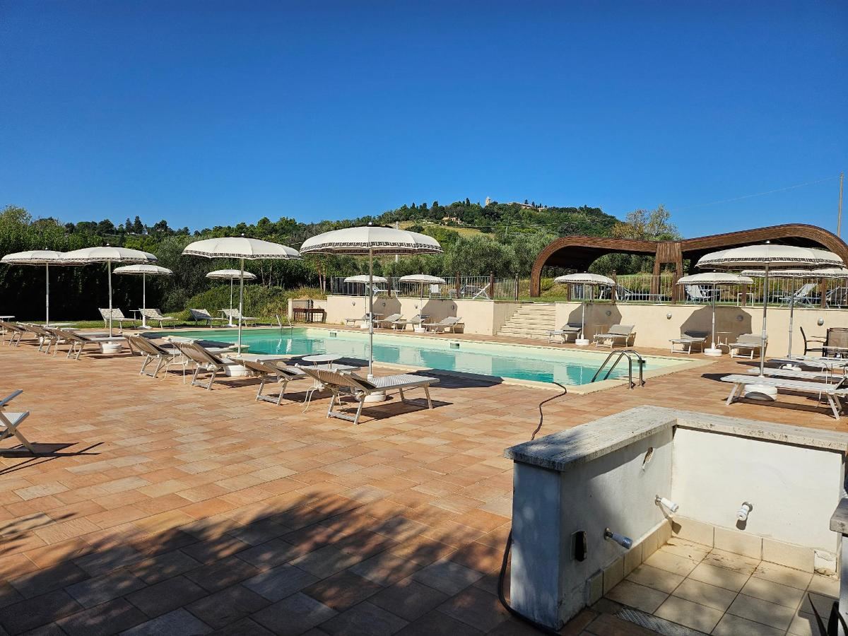 Piscina di Villa Mariotti o nelle vicinanze