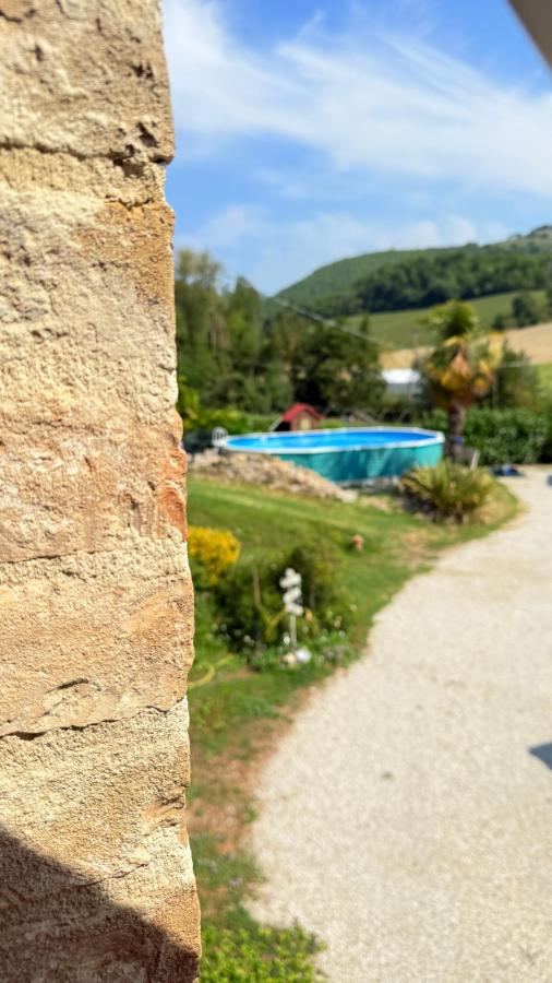 Piscina di La Pietra Rara B&B o nelle vicinanze