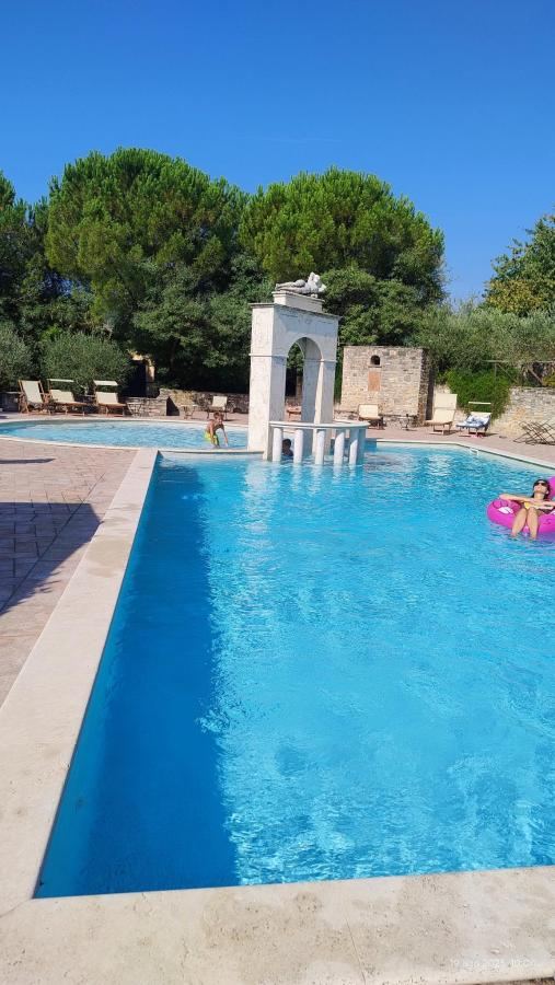 Piscina di Agriturismo Colle Mura o nelle vicinanze