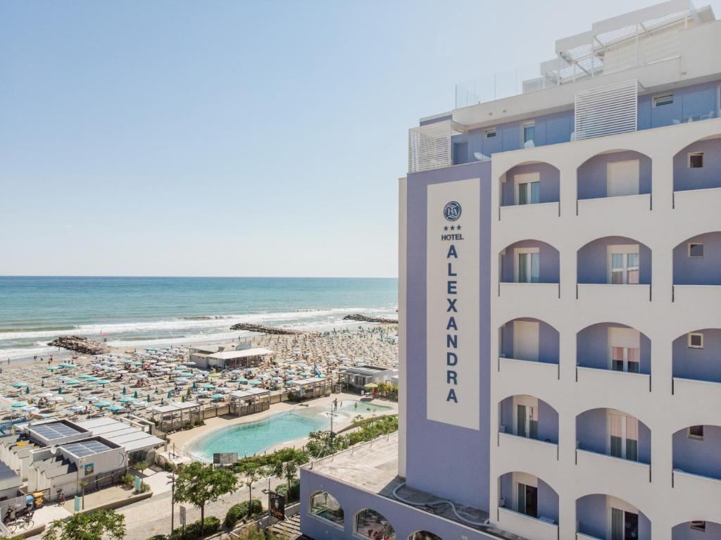 Alexandra BB & Brunch - Beach Front - Healthy XXL Breakfast & Brunch until 12 30