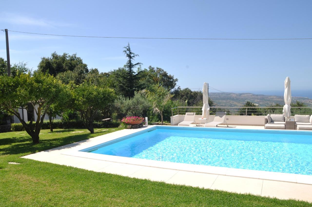 Piscina di Villa Zufrò o nelle vicinanze