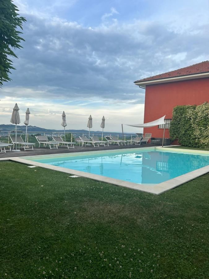 Piscina di Agriturismo Paitin o nelle vicinanze