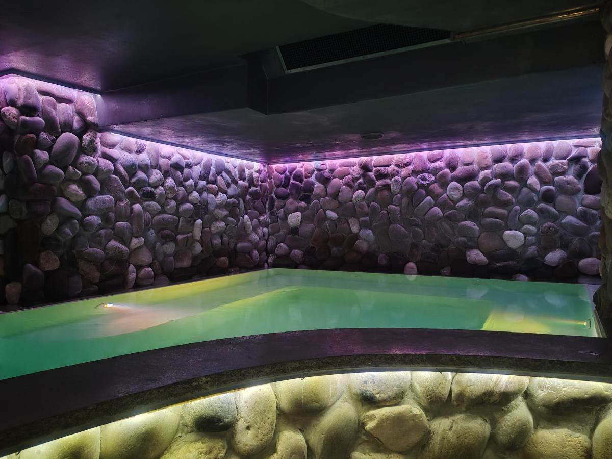 Piscina di Hotel Del Buono Wellness & Medical Spa o nelle vicinanze