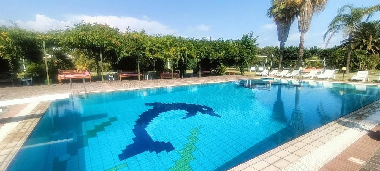 Piscina di Villa le tre Dame B&B o nelle vicinanze