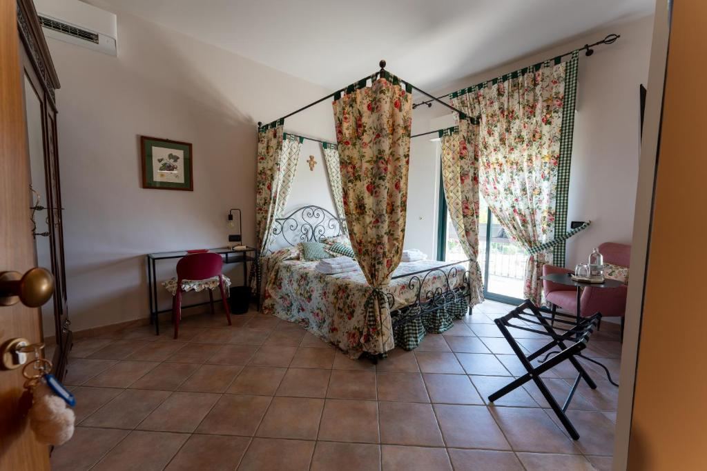 Tenuta Tre Gemme in Cantina- Renascenzia SantIrene