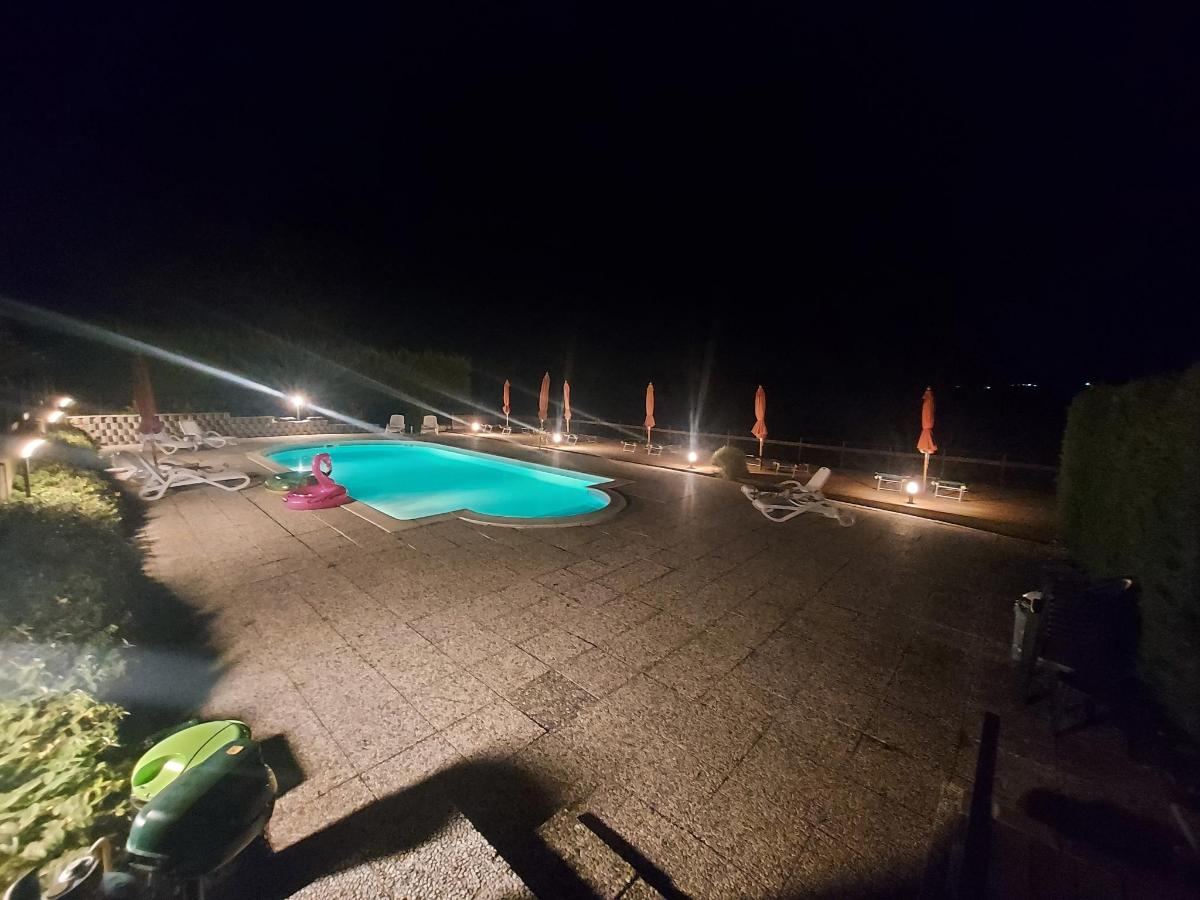 Piscina di Azienda Agricola Tenuta del Barone o nelle vicinanze