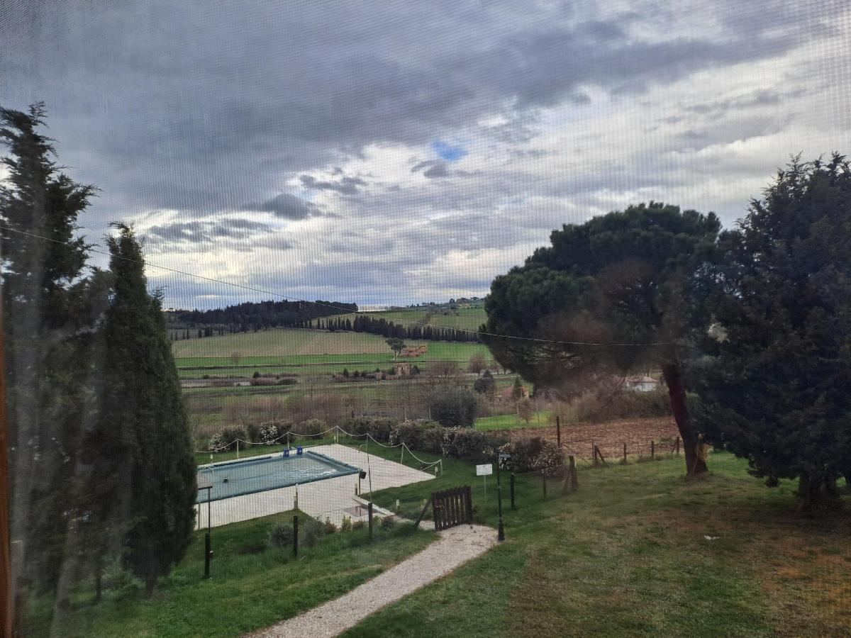 Piscina di Agriturismo con cucina Il Favaio o nelle vicinanze