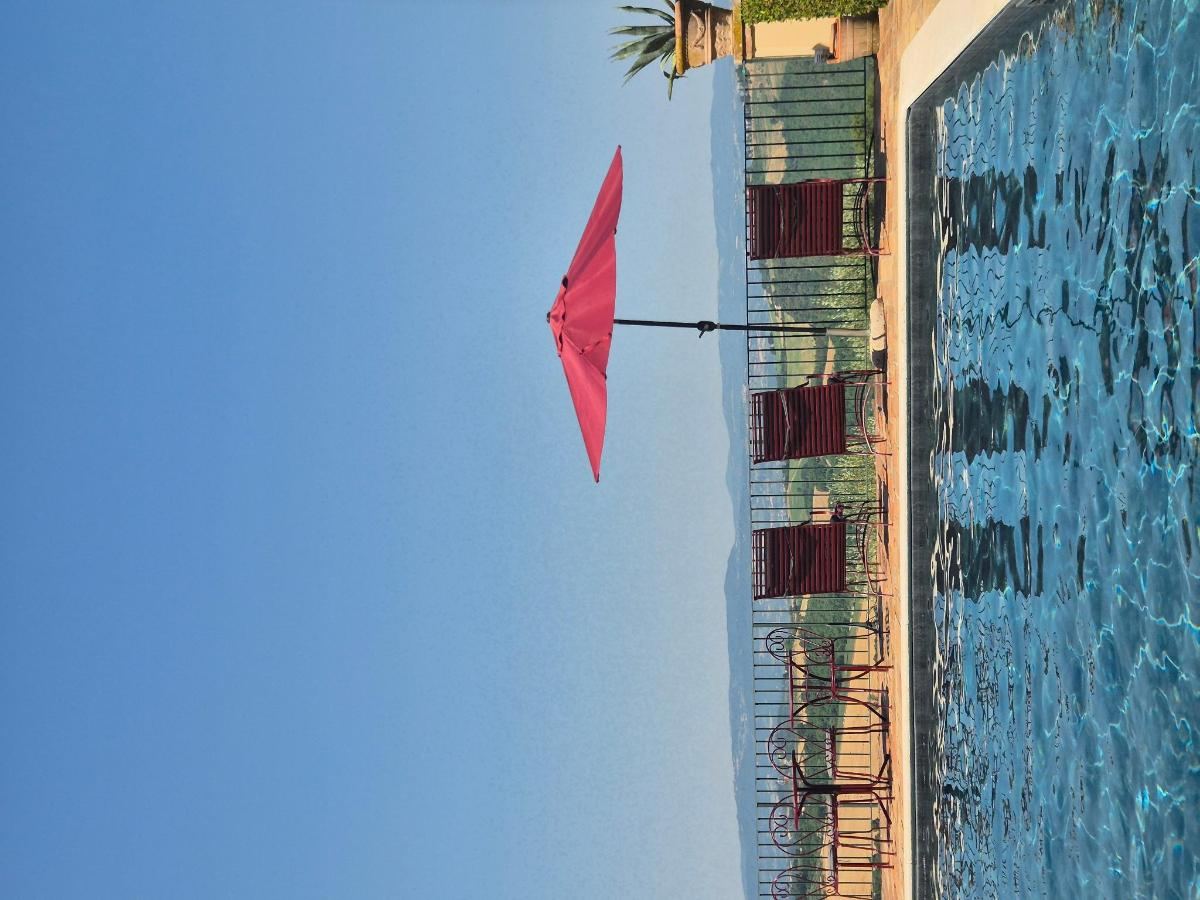 Piscina di La Ghirlanda Wine Resort o nelle vicinanze