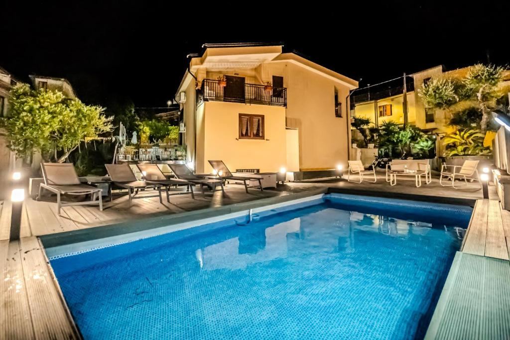 Cerchia Apartments