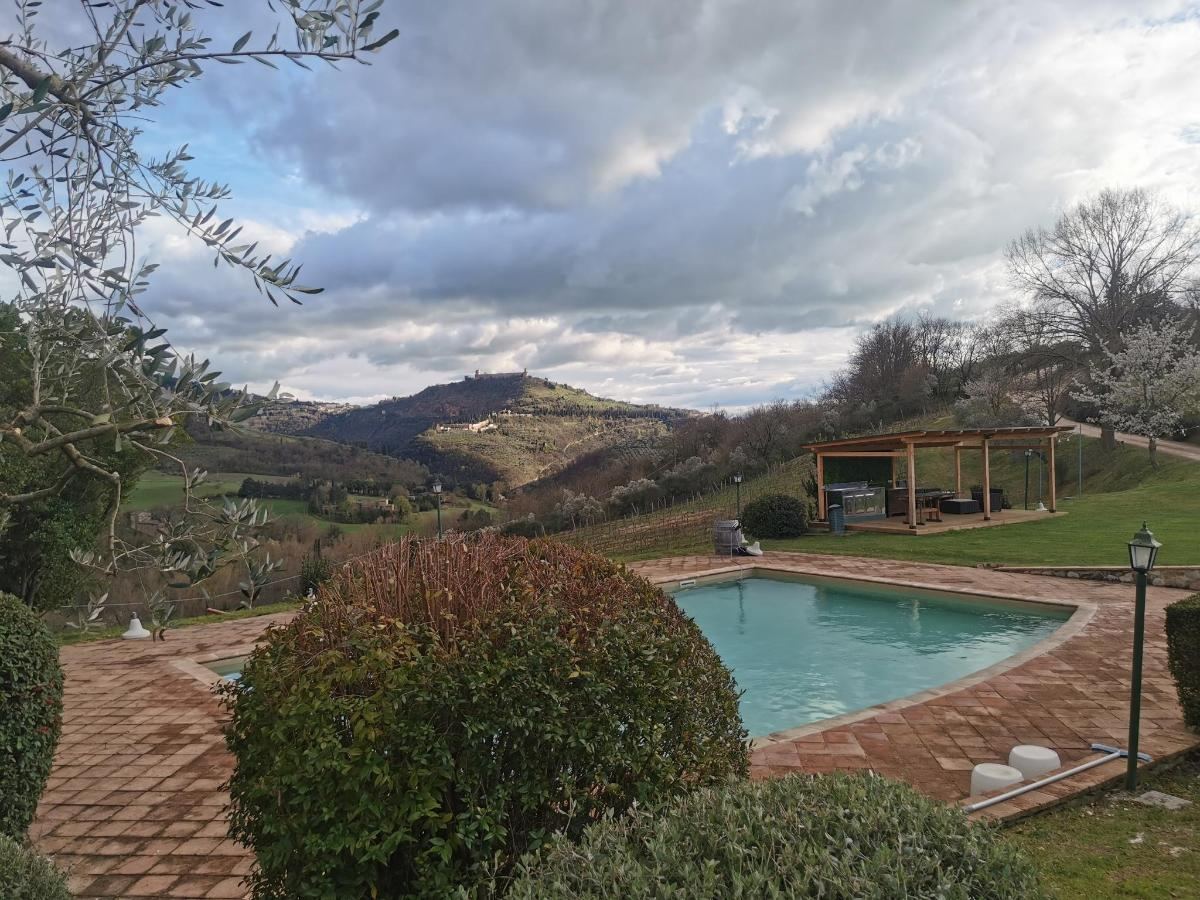 Piscina di Re Artù Assisi Country Lifestyle o nelle vicinanze