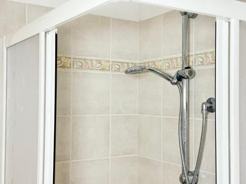 M456 - Marcelli, comodo trilocale in residence con piscina