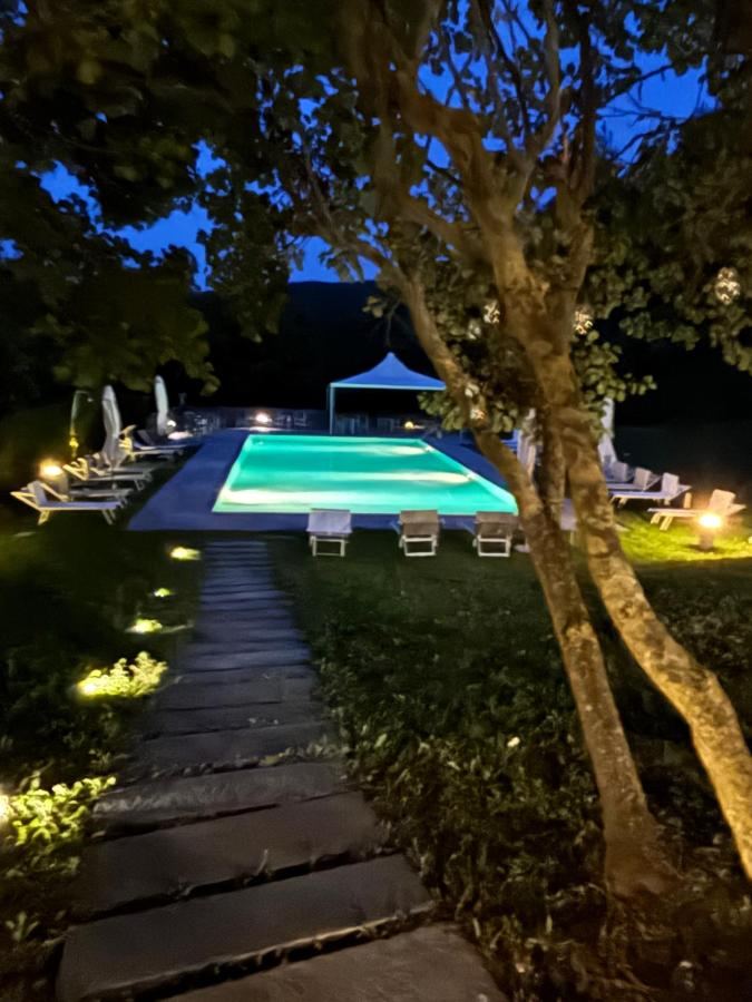 Piscina di Life Hotels Abbazia San Faustino Resort o nelle vicinanze