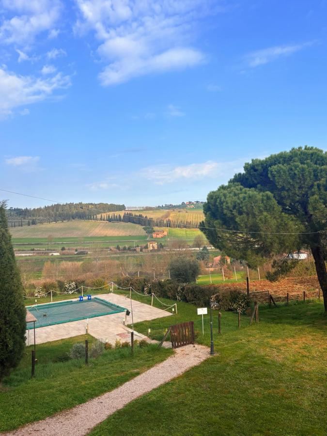 Piscina di Agriturismo con cucina Il Favaio o nelle vicinanze