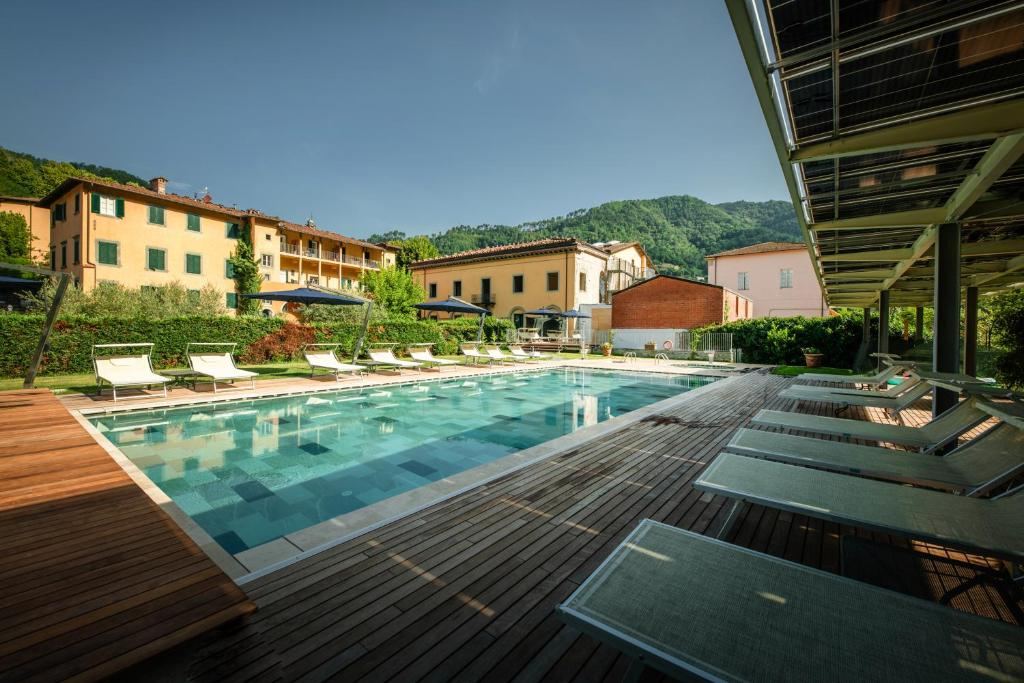 Park Hotel Regina - with air-condition and outdoor heated pool