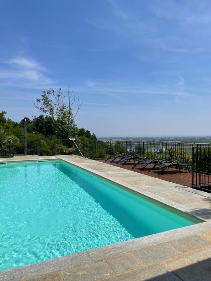Piscina di B&B Villa Antilia o nelle vicinanze