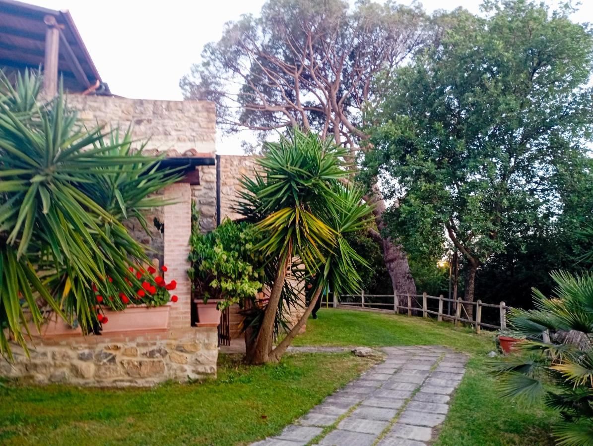 Giardino di Agriturismo e Glamping Serraiola Alta