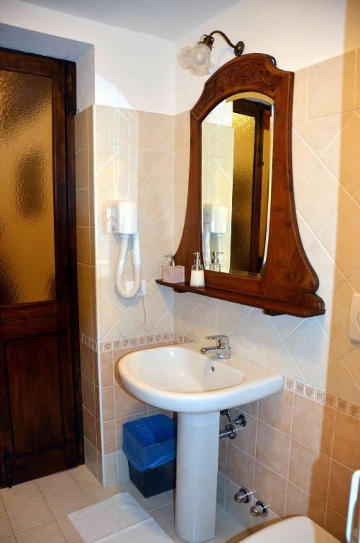 La Corte Di Gerardo