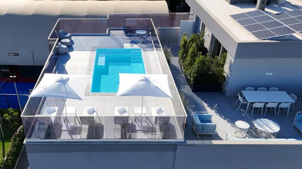 Green Park Penthouse Suite & Pool - Heated Pool -