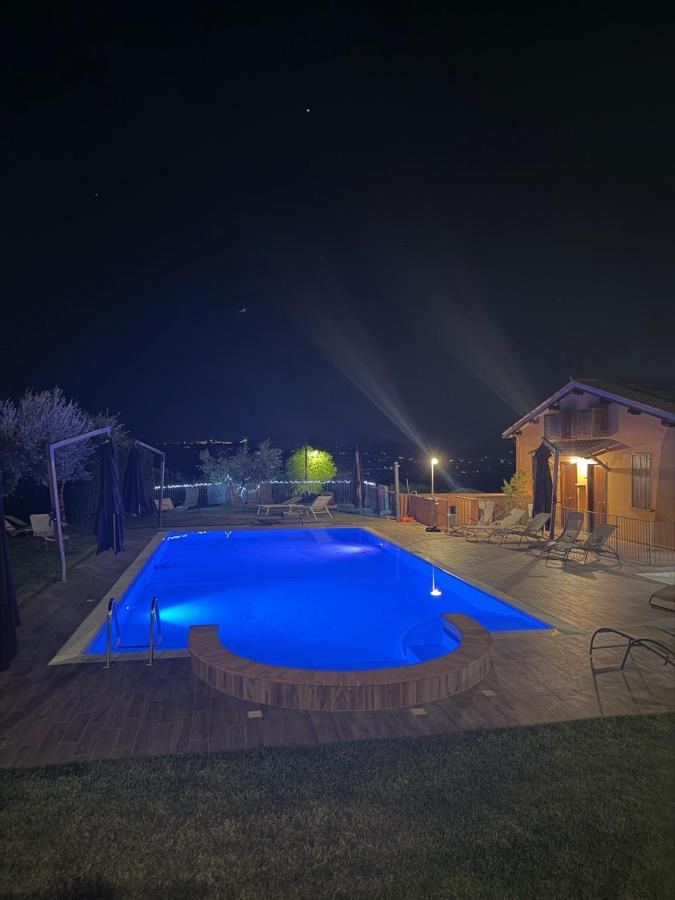 Piscina di Il Borgo Dell'Ulivo o nelle vicinanze