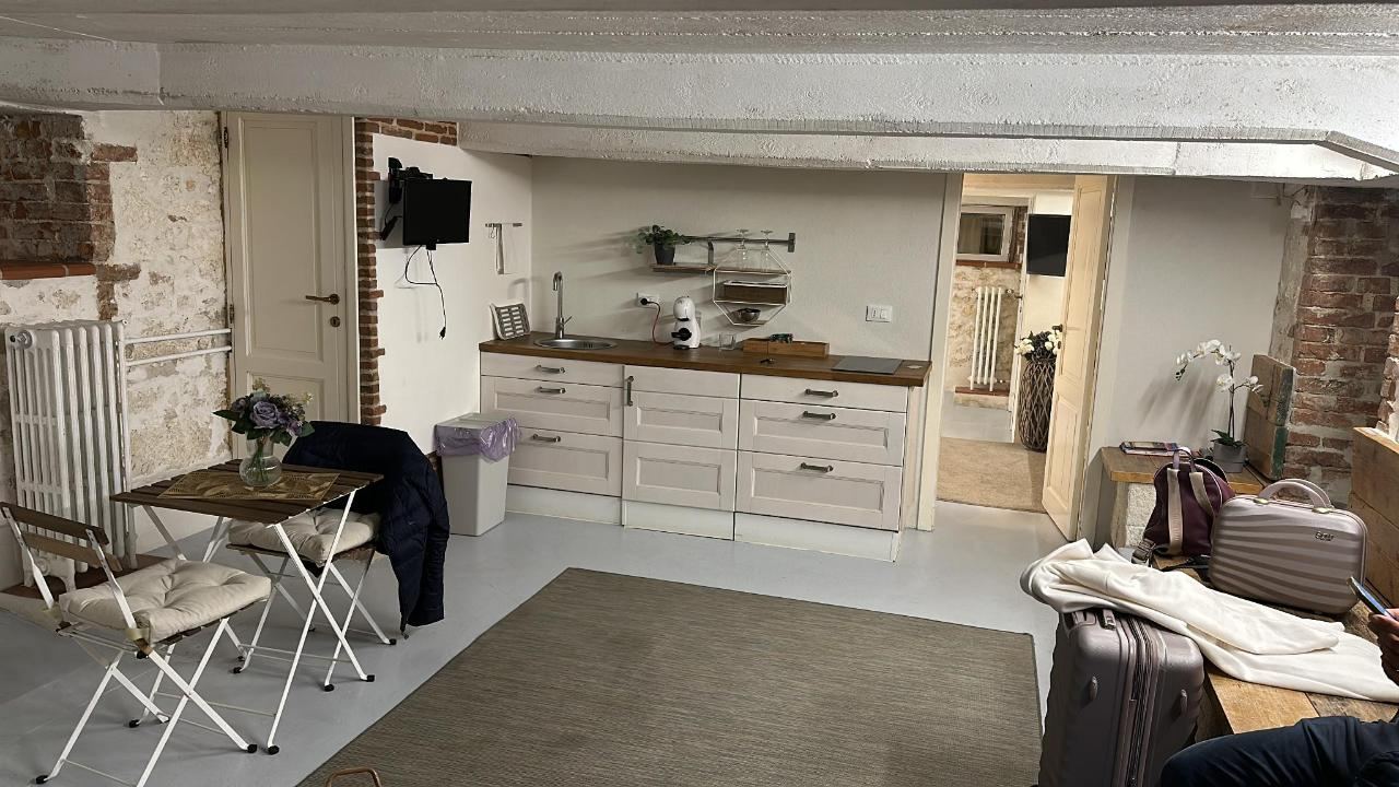 Cucina o angolo cottura di Private Room with Exclusive SPA
