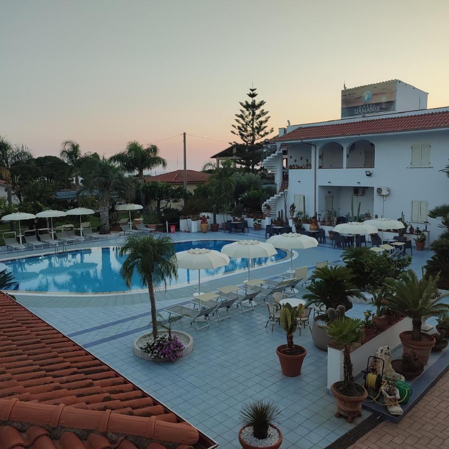 Piscina di Hotel Damanse o nelle vicinanze