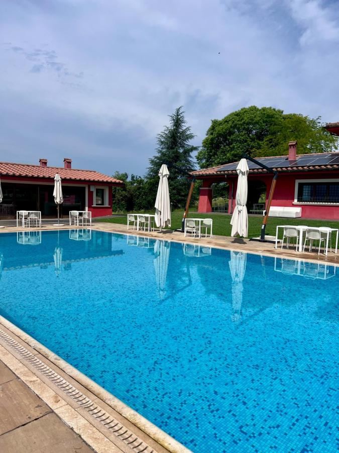 Piscina di Agriturismo Borgo Imperiale o nelle vicinanze