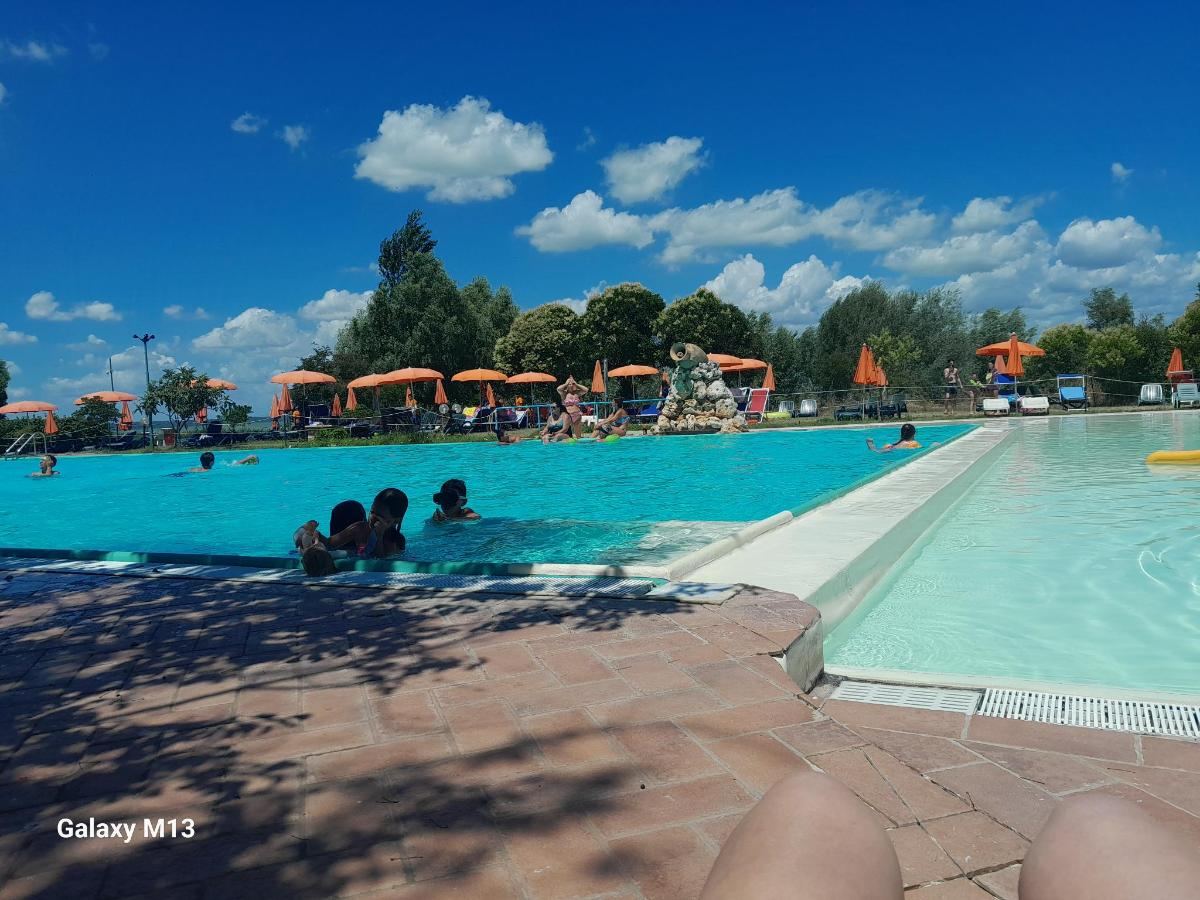 Piscina di Camping & Village Polvese o nelle vicinanze