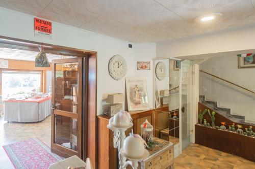 PET FRIENDLY HOTEL MIRABEAU